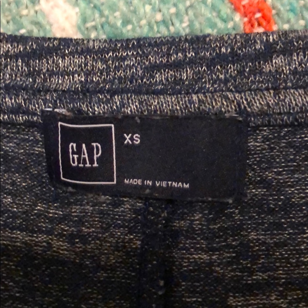 GAP Tank Top - Picture 3 of 4